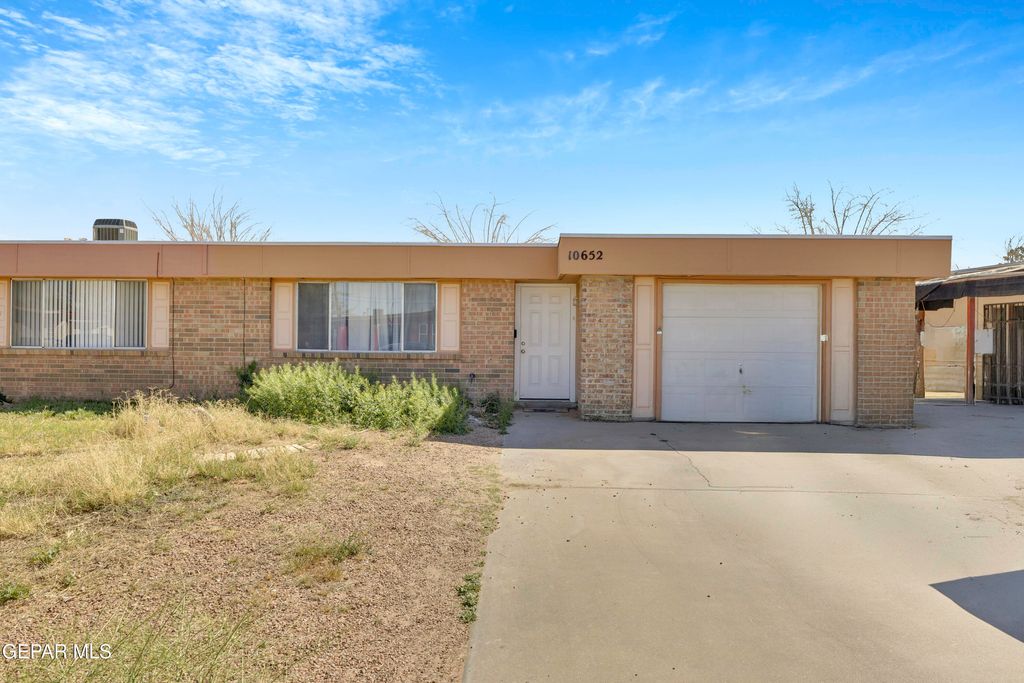 Photo of 10652 CARDIGAN Drive, El Paso, TX 79935 (MLS # 939803)
