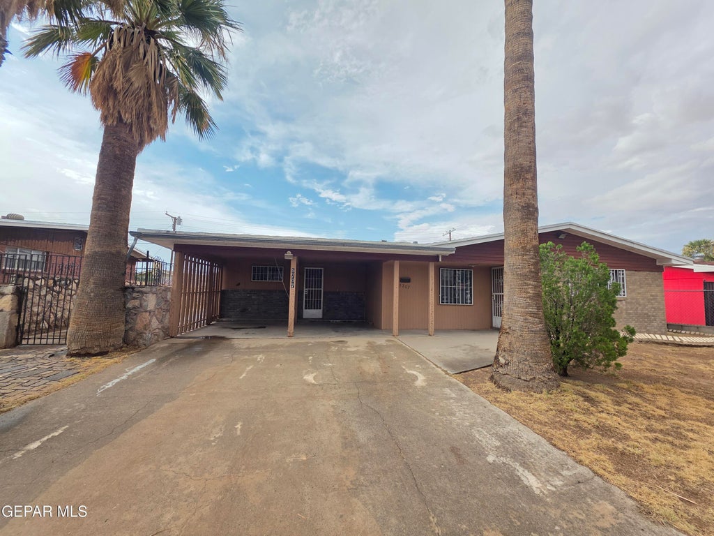 Photo of 5707 ELKTON Way, El Paso, TX 79924 (MLS # 948357)