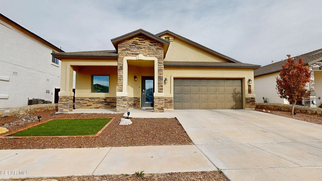 Photo of 13949 Lago Vista Avenue, Horizon City, TX 79928 (MLS # 935446)