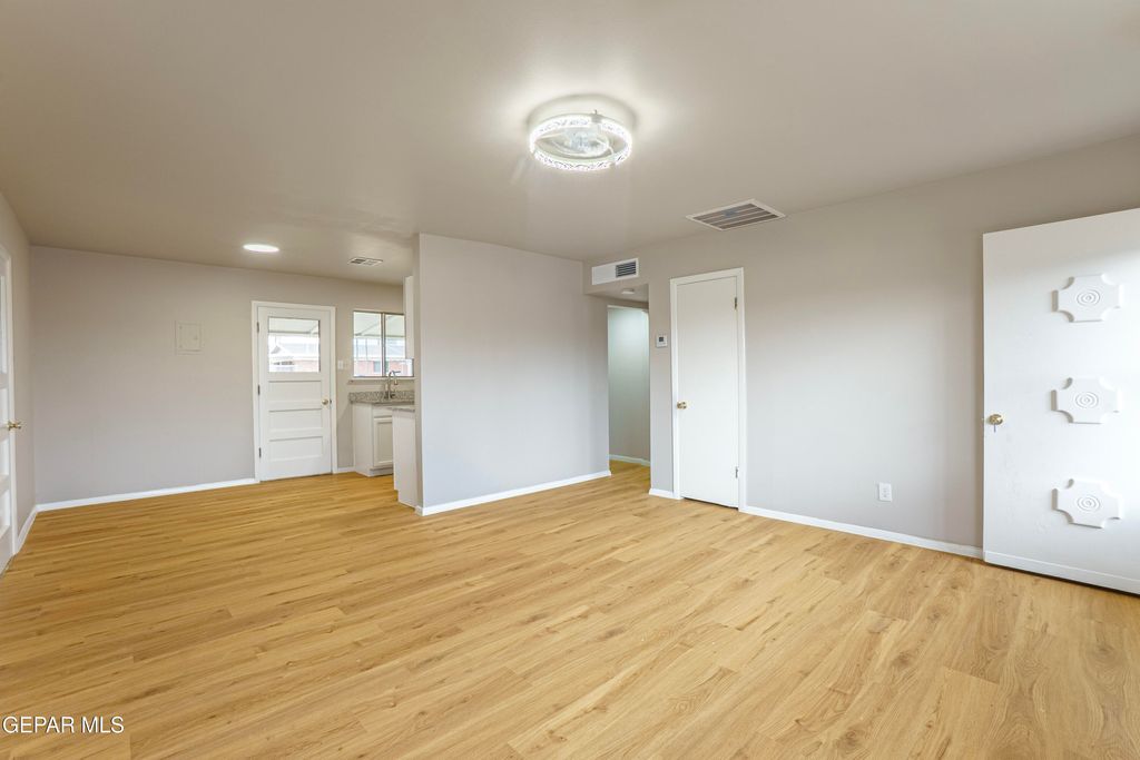 Photo of 5633 ARROWHEAD Drive, El Paso, TX 79924 (MLS # 943282)