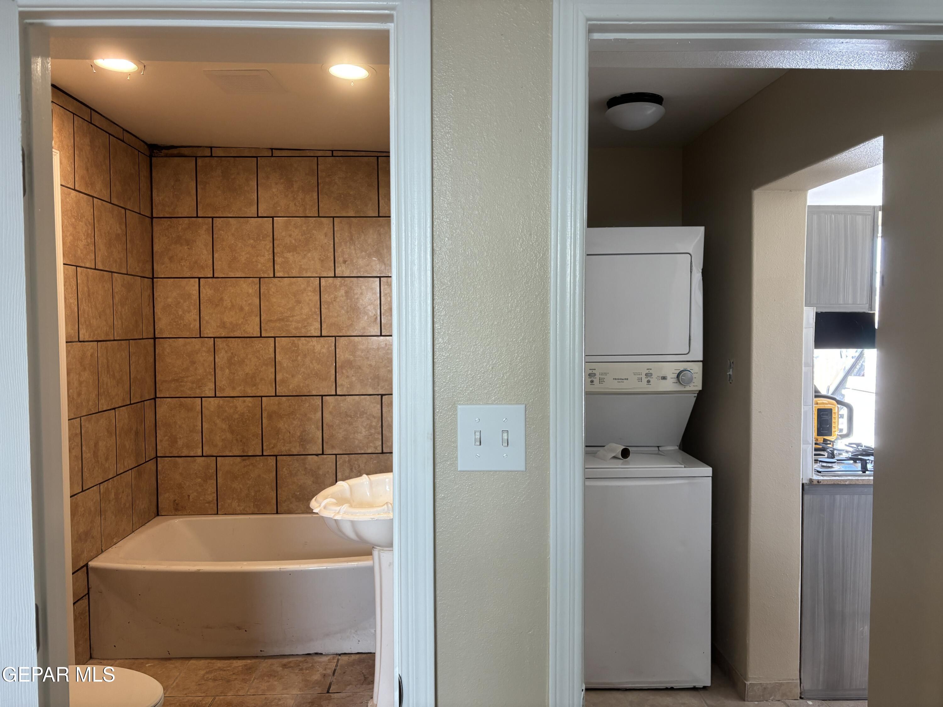 3527 E Missouri 4