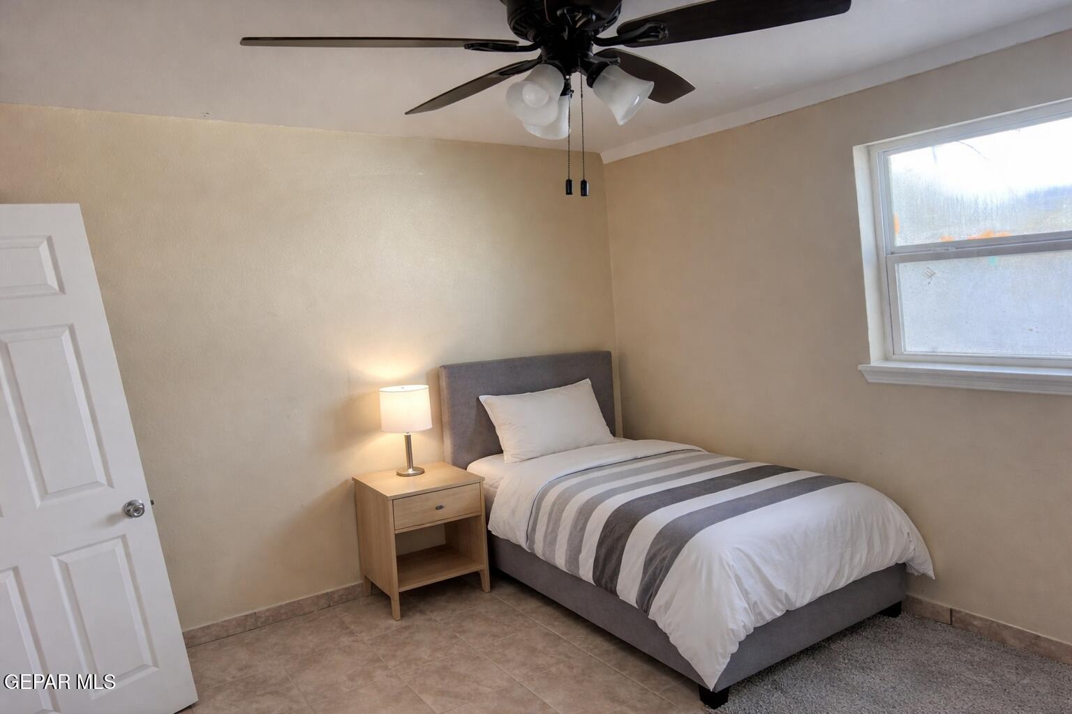 3527 E Missouri 4