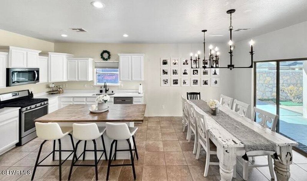 Photo of 14301 S South Cave Avenue, El Paso, TX 79938 (MLS # 934710)