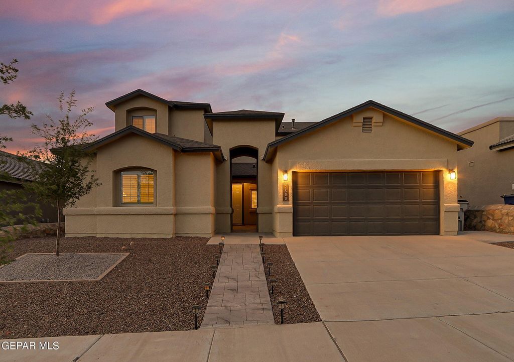 Photo of 7809 Enchanted Circle, El Paso, TX 79911 (MLS # 941477)