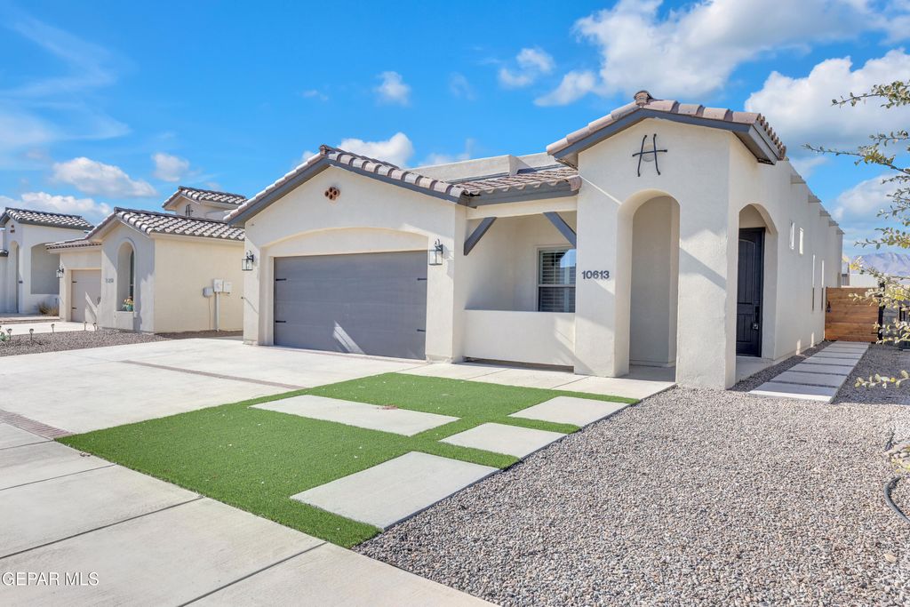 Photo of 10613 HIDDEN PALM Place, El Paso, TX 79924 (MLS # 934870)