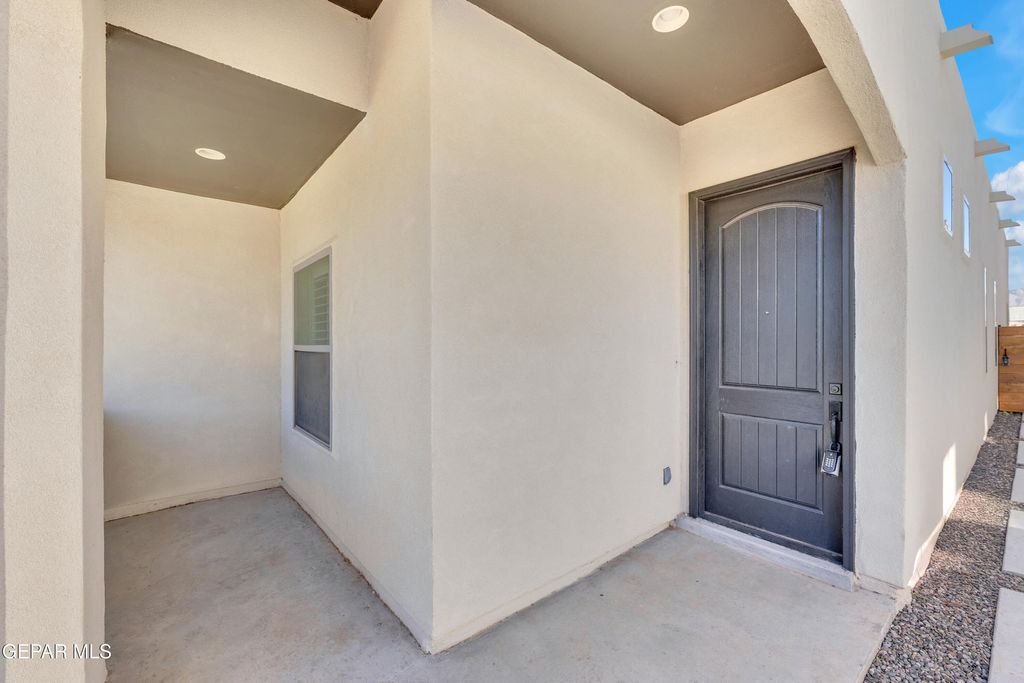 Photo of 10613 HIDDEN PALM Place, El Paso, TX 79924 (MLS # 934870)