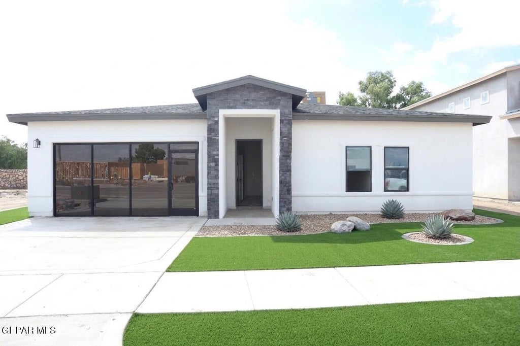 Photo of 9724 Calle Cancun Street, El Paso, TX 79927 (MLS # 951078)