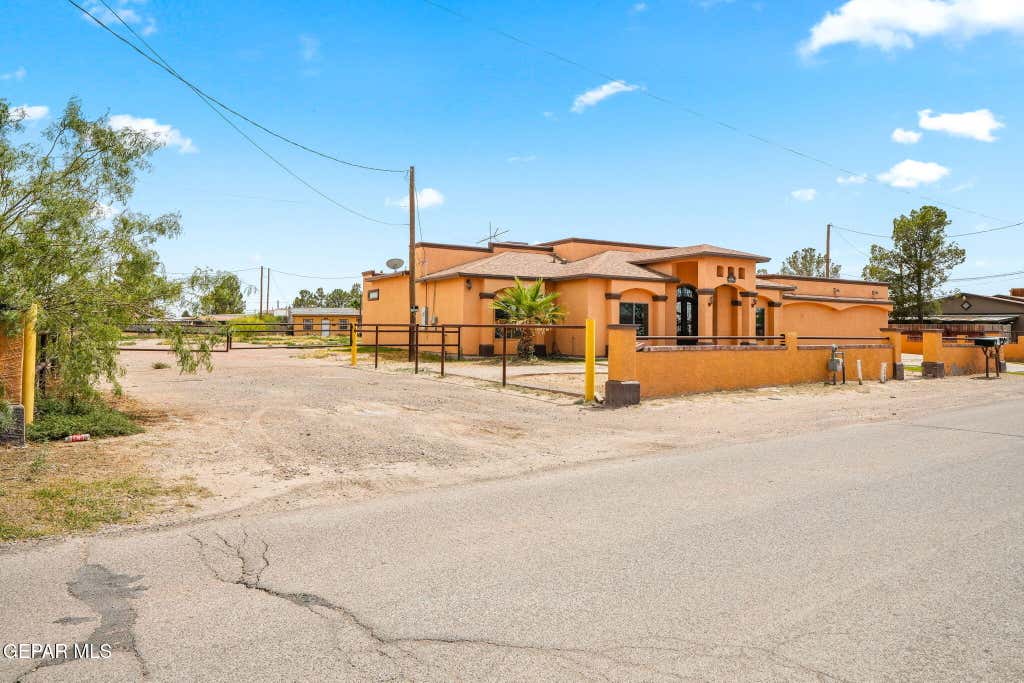 Photo of 248 S Moon Road, Socorro, TX 79927 (MLS # 945173)