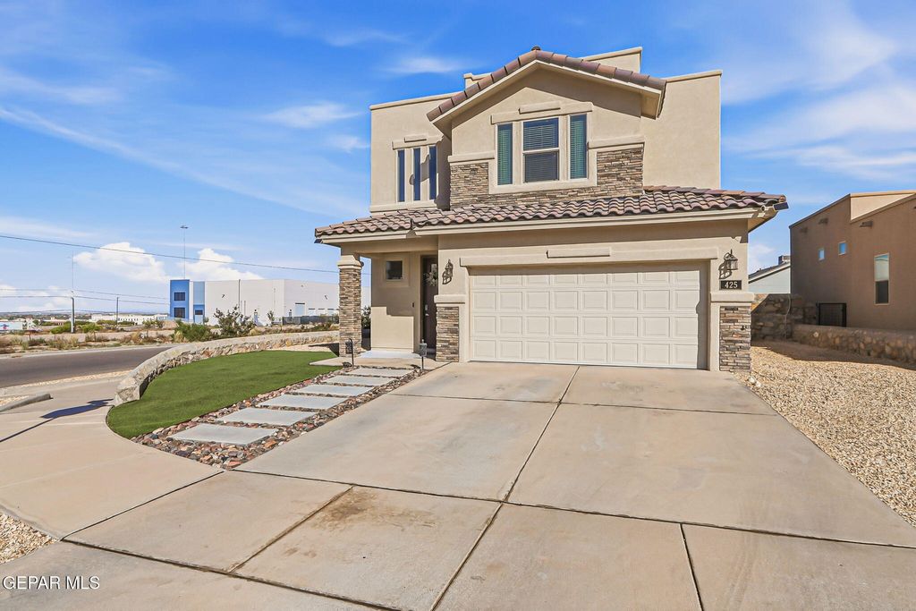 Photo of 425 S MANZANITA Drive, El Paso, TX 79928 (MLS # 942557)