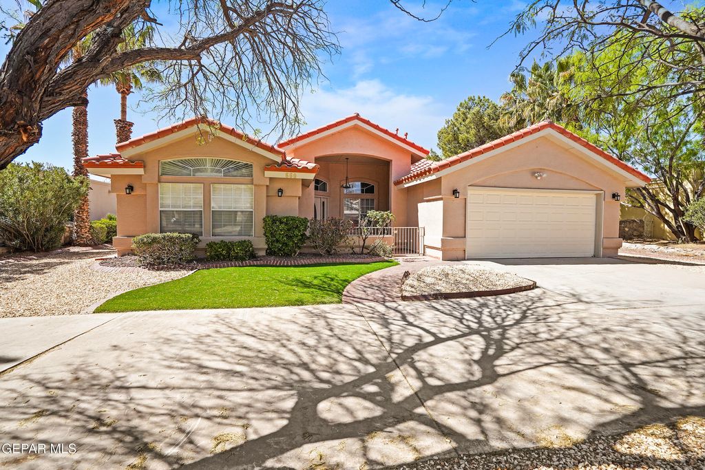 Photo of 660 ROSINANTE Road, El Paso, TX 79922 (MLS # 941018)