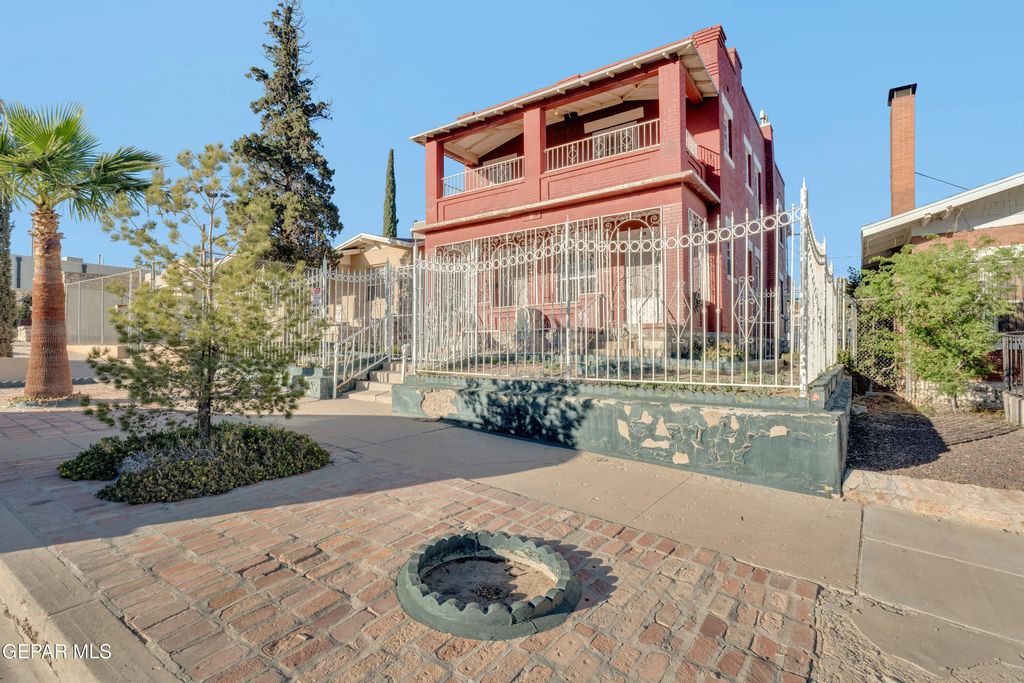 Photo of El Paso, TX 79902 (MLS # 942011)