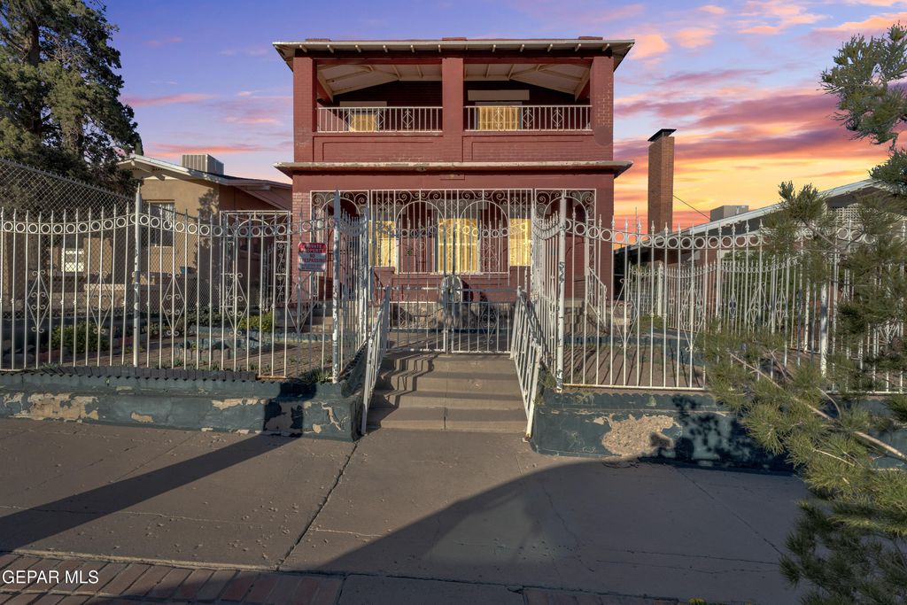 Photo of El Paso, TX 79902 (MLS # 942011)