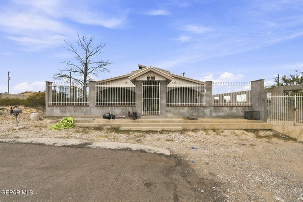 8621 REMINGTON DR, CANUTILLO, TX 79835 - Image 8fa8dabfa2eeccda9d041306542dc3ef/2211218472