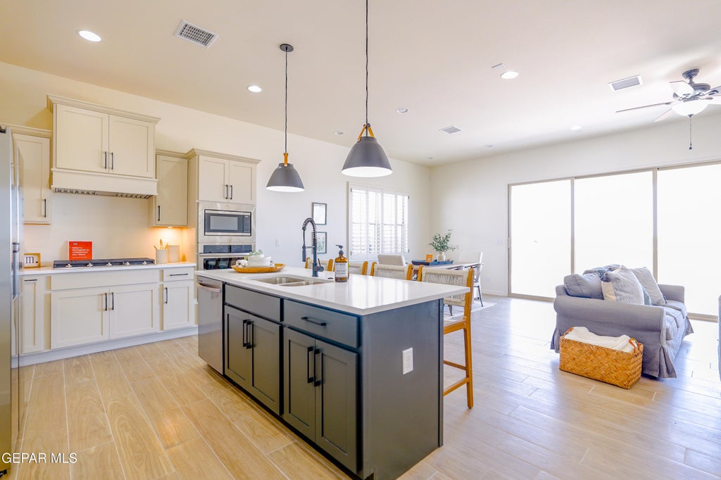 Photo of 15137 Allegiance Avenue, El Paso, TX 79938 (MLS # 946339)