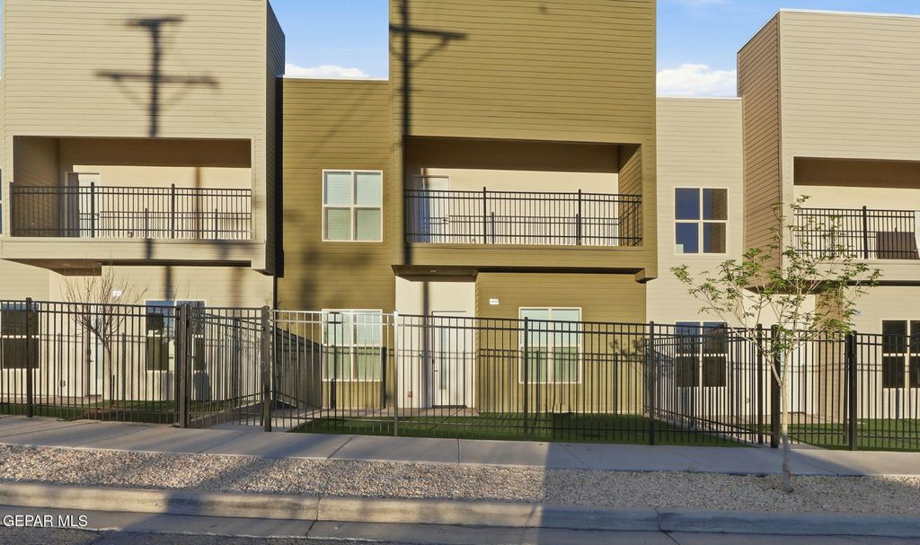 Photo of 201 Desert Pass Street #8, El Paso, TX 79912 (MLS # 943764)