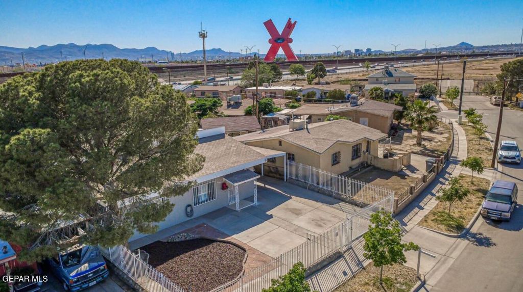 Photo of 4708 FLOWER Drive, El Paso, TX 79905 (MLS # 942428)