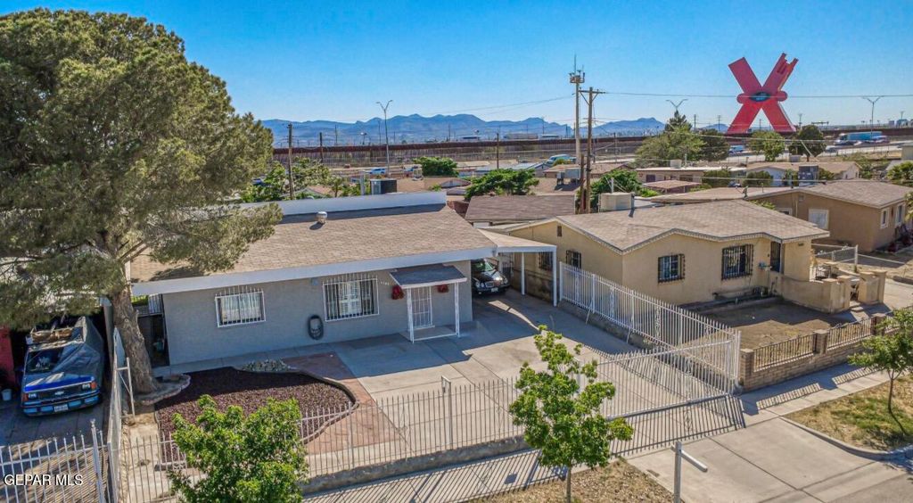 Photo of 4708 FLOWER Drive, El Paso, TX 79905 (MLS # 942428)