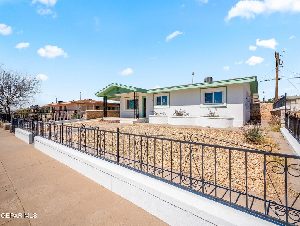 Photo of 7441 YUMA Drive, El Paso, TX 79915 (MLS # 940353)