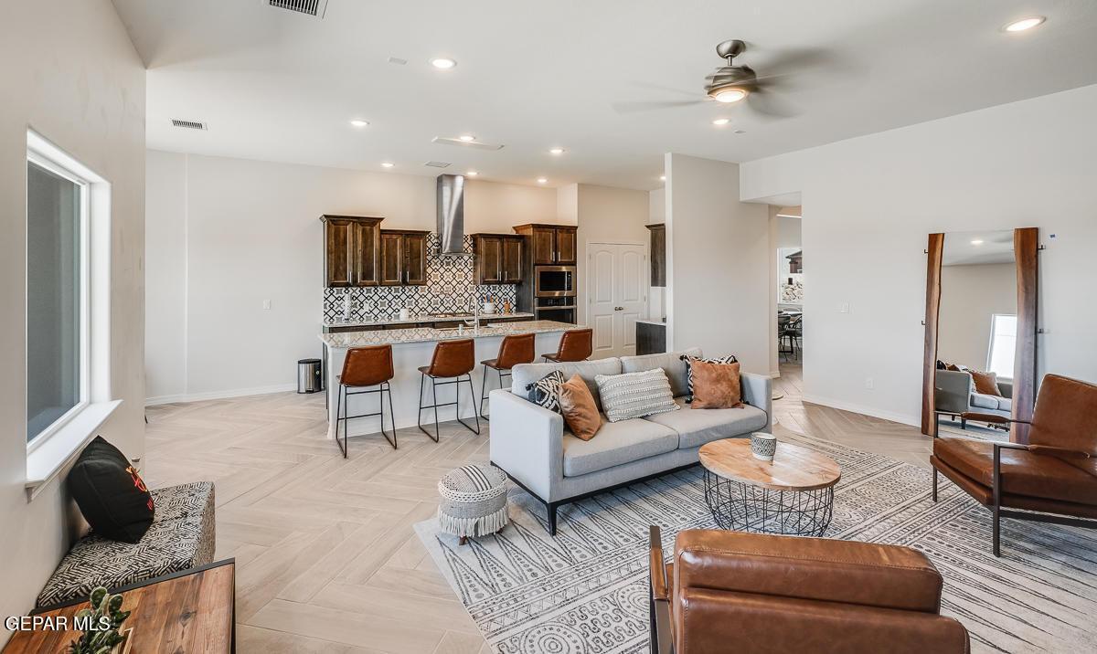 2233 Mike Price Drive