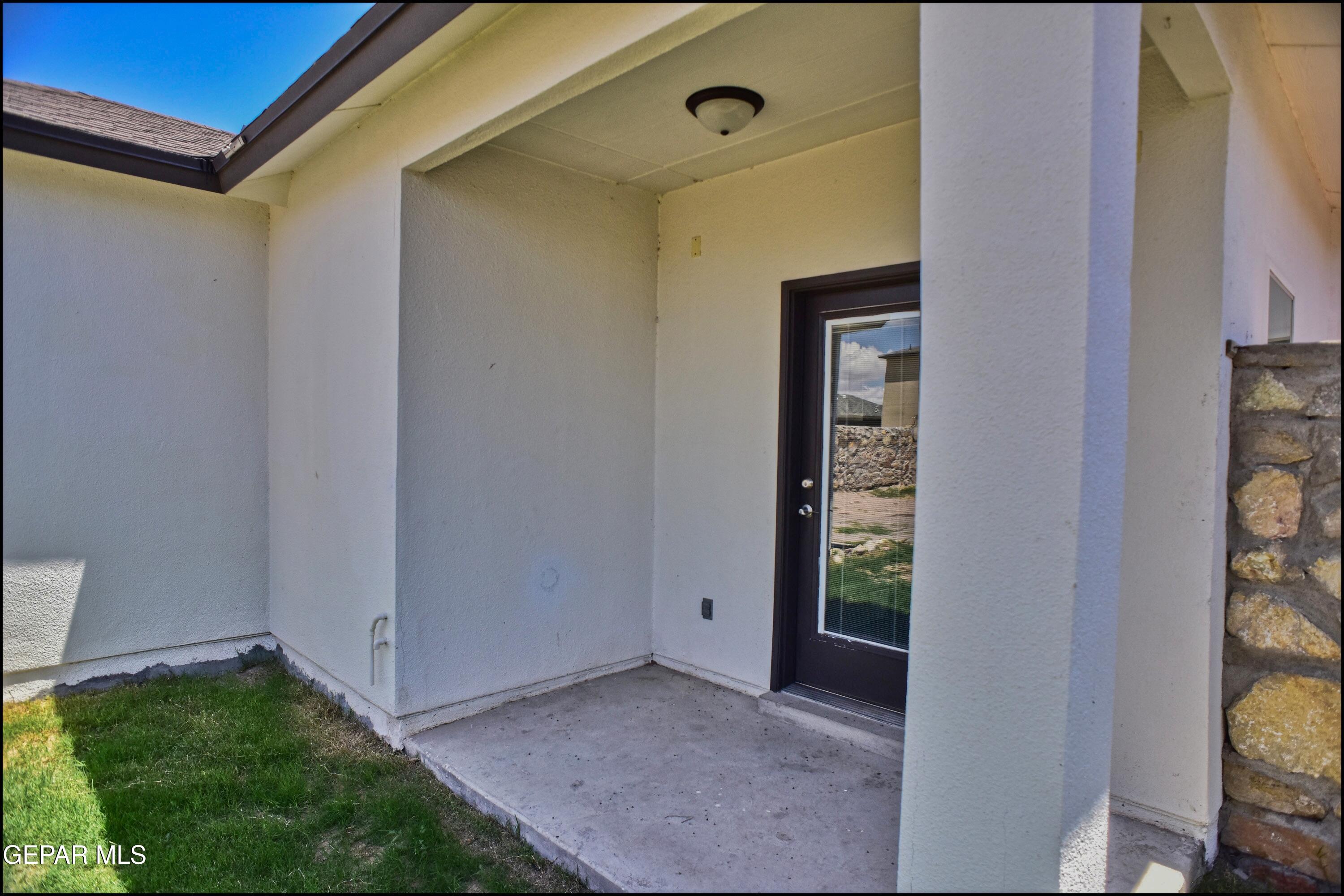452 ISAIAS Avenue