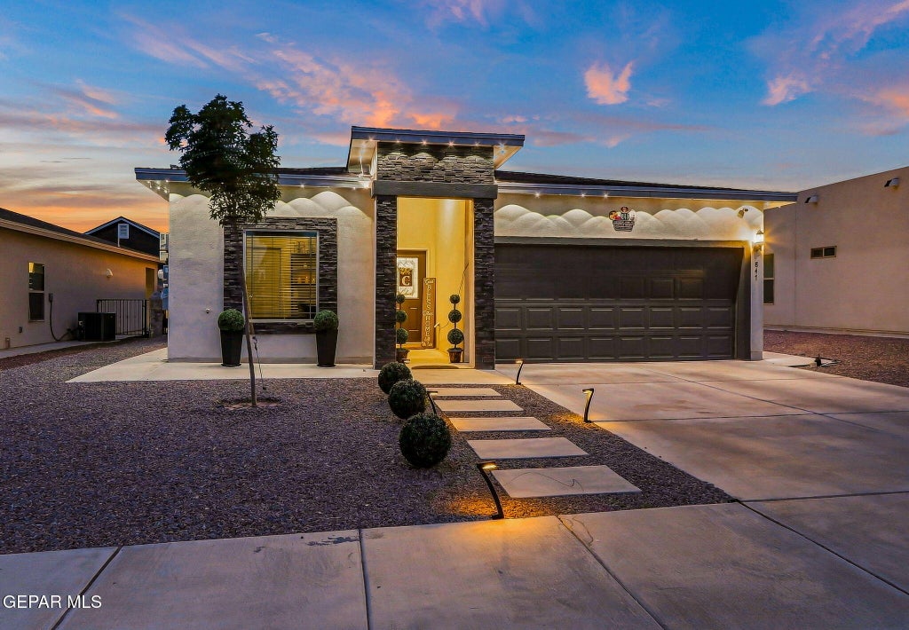 Photo of 847 Magnolia Park Street, Santa Teresa, NM 88008 (MLS # 949431)