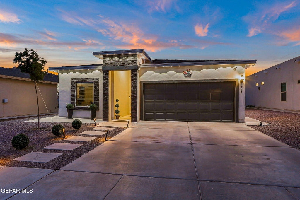 Photo of 847 Magnolia Park Street, Santa Teresa, NM 88008 (MLS # 949431)