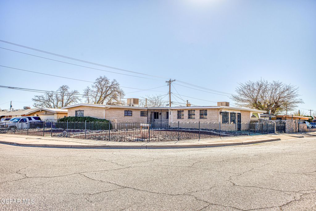 Photo of 5100 ORLEANS Avenue, El Paso, TX 79924 (MLS # 936601)