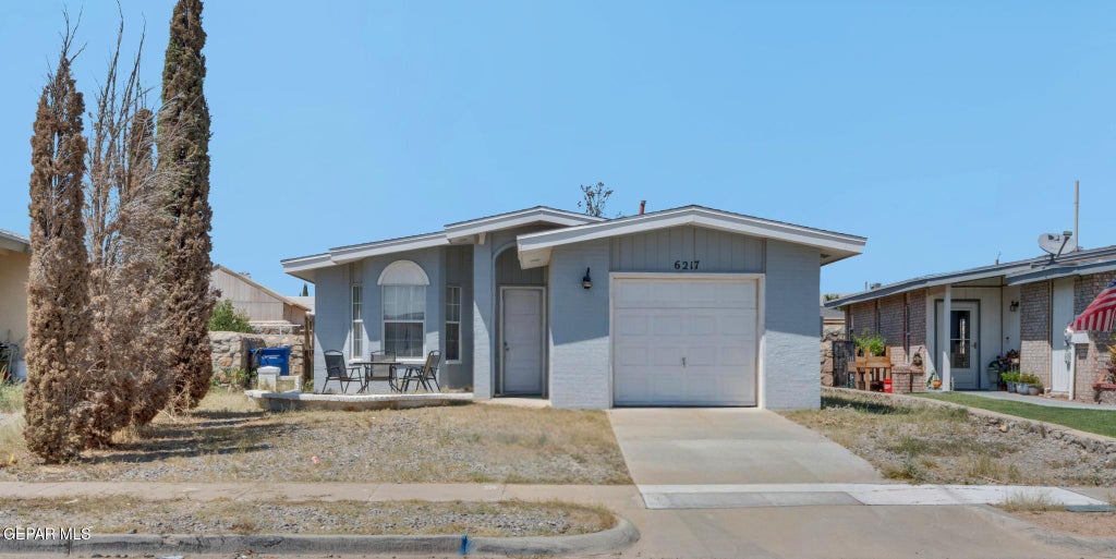 Photo of 6217 London Bridge Drive, El Paso, TX 79934 (MLS # 950436)