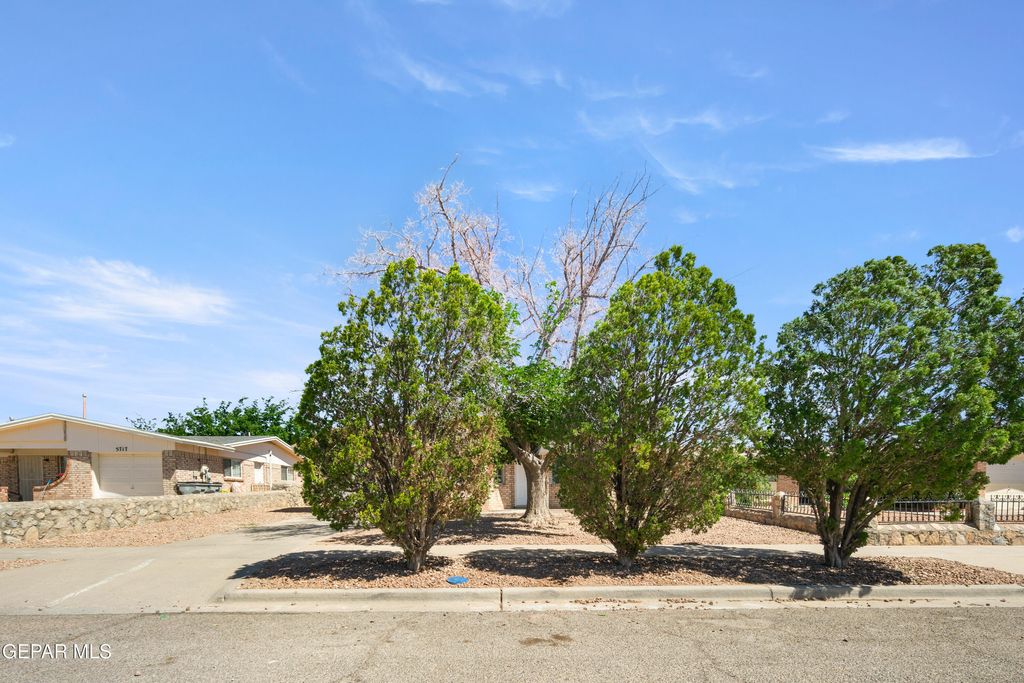 Photo of 5721 CORSICANA Avenue, El Paso, TX 79924 (MLS # 942811)