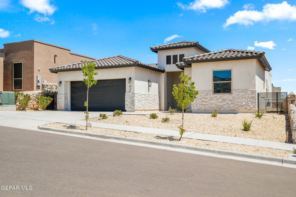 Photo of 820 ACTON Street, Horizon City, TX 79928 (MLS # 942399)