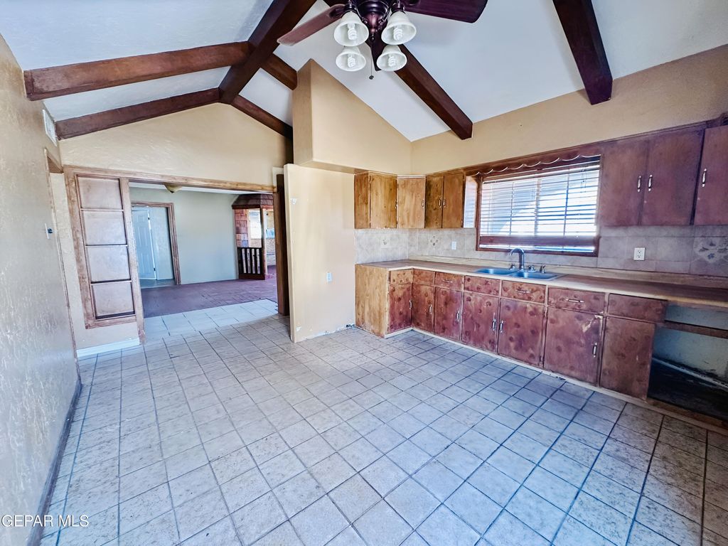 Photo of 321 2nd Street, Sunland Park, NM 88063 (MLS # 942103)