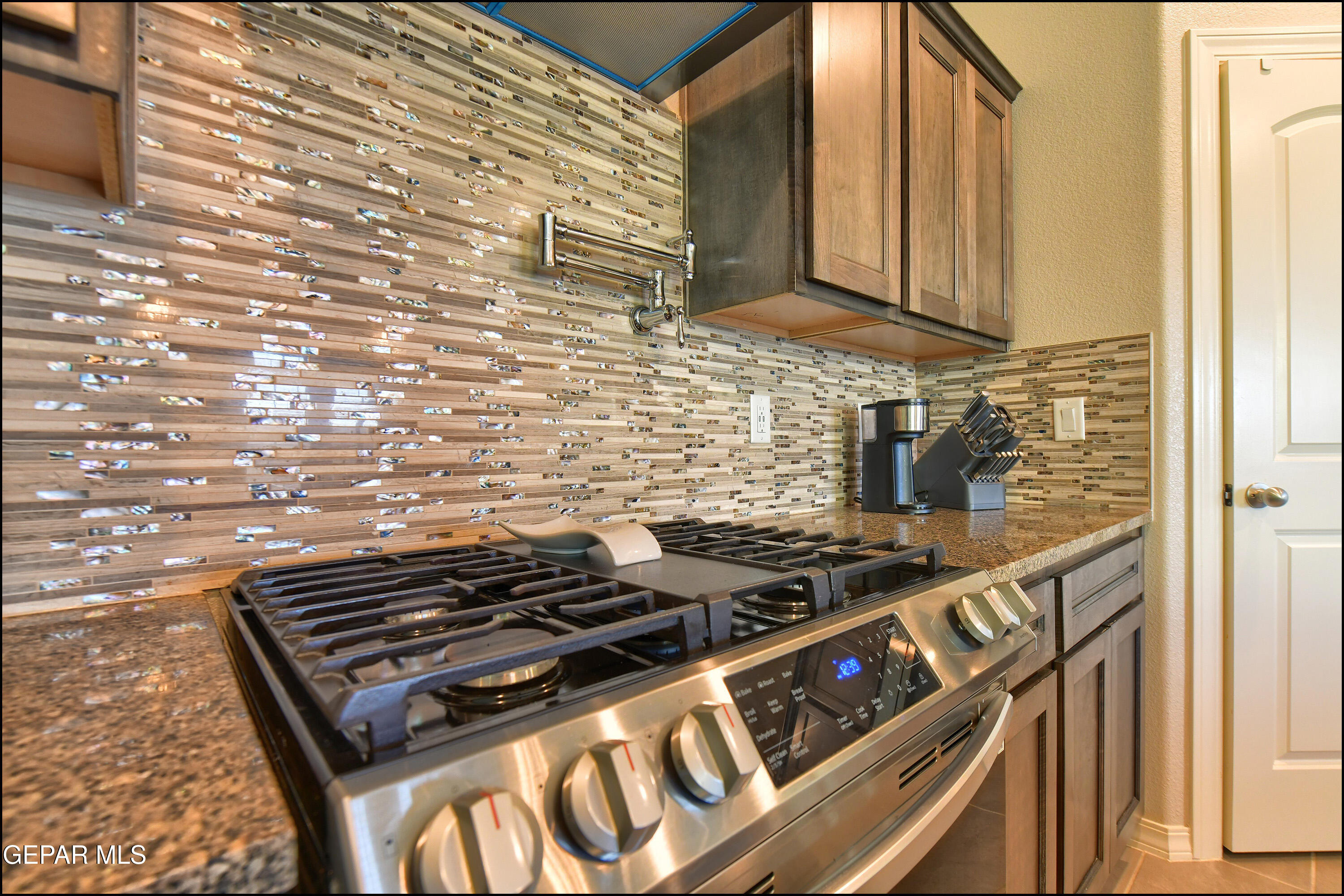 6020 Hidden Row Avenue