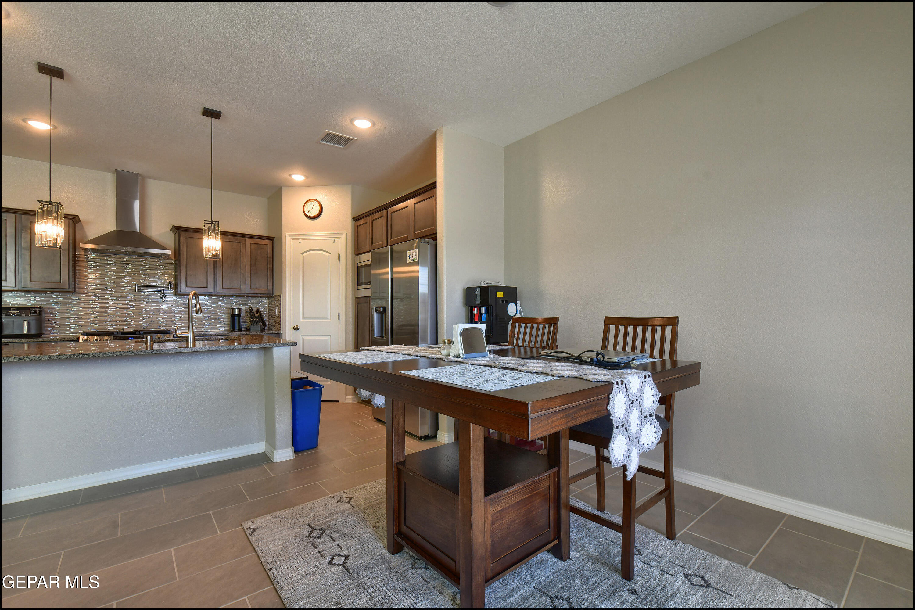 6020 Hidden Row Avenue