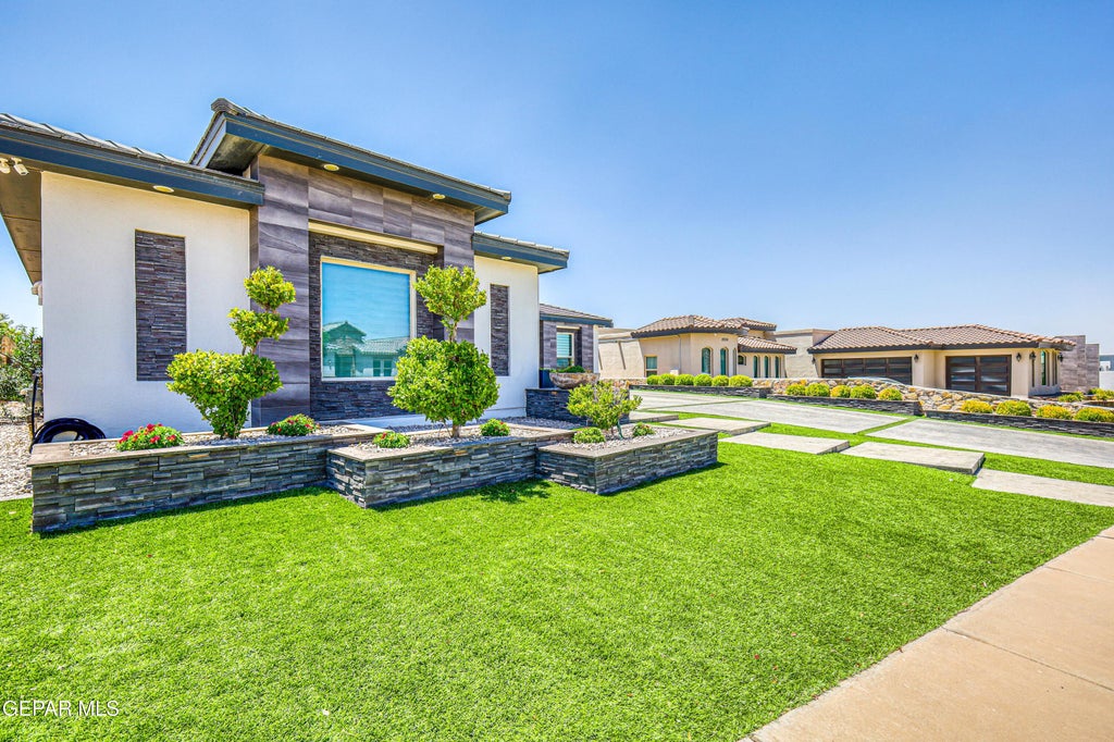 Photo of 12336 Clifton Hill Road, El Paso, TX 79928 (MLS # 949307)