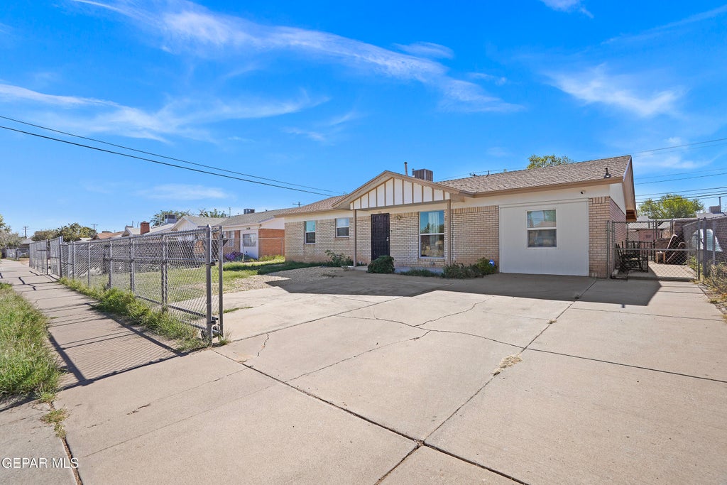 Photo of 5516 Fairbanks Drive, El Paso, TX 79924 (MLS # 933244)