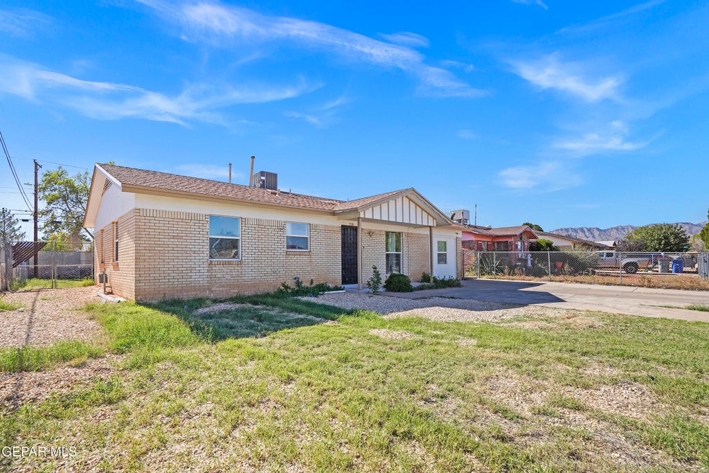 Photo of 5516 Fairbanks Drive, El Paso, TX 79924 (MLS # 933244)