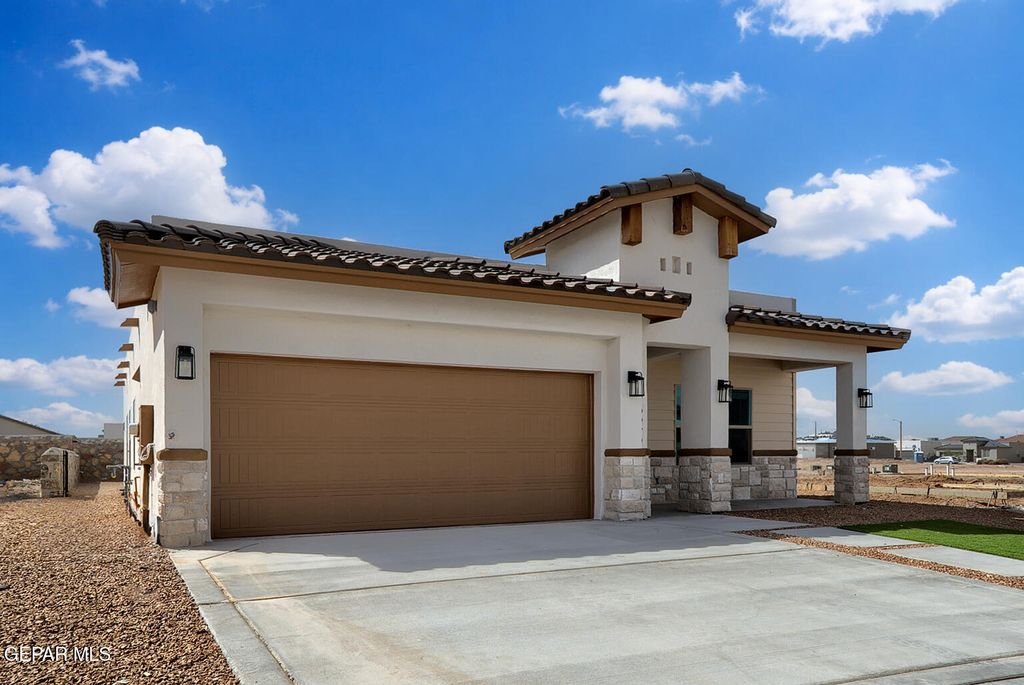 Photo of 13828 Paseo De Gloria Avenue, Horizon City, TX 79928 (MLS # 941199)