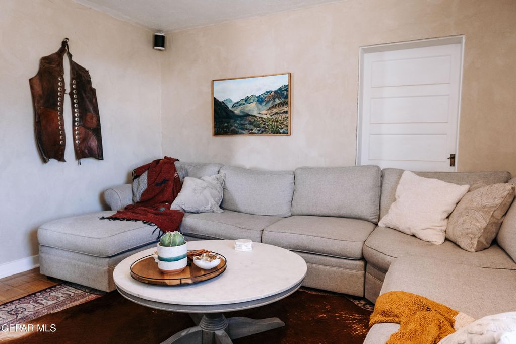 Photo of 119 W DALLAS Street, Unincorporated, TX 99999 (MLS # 939358)