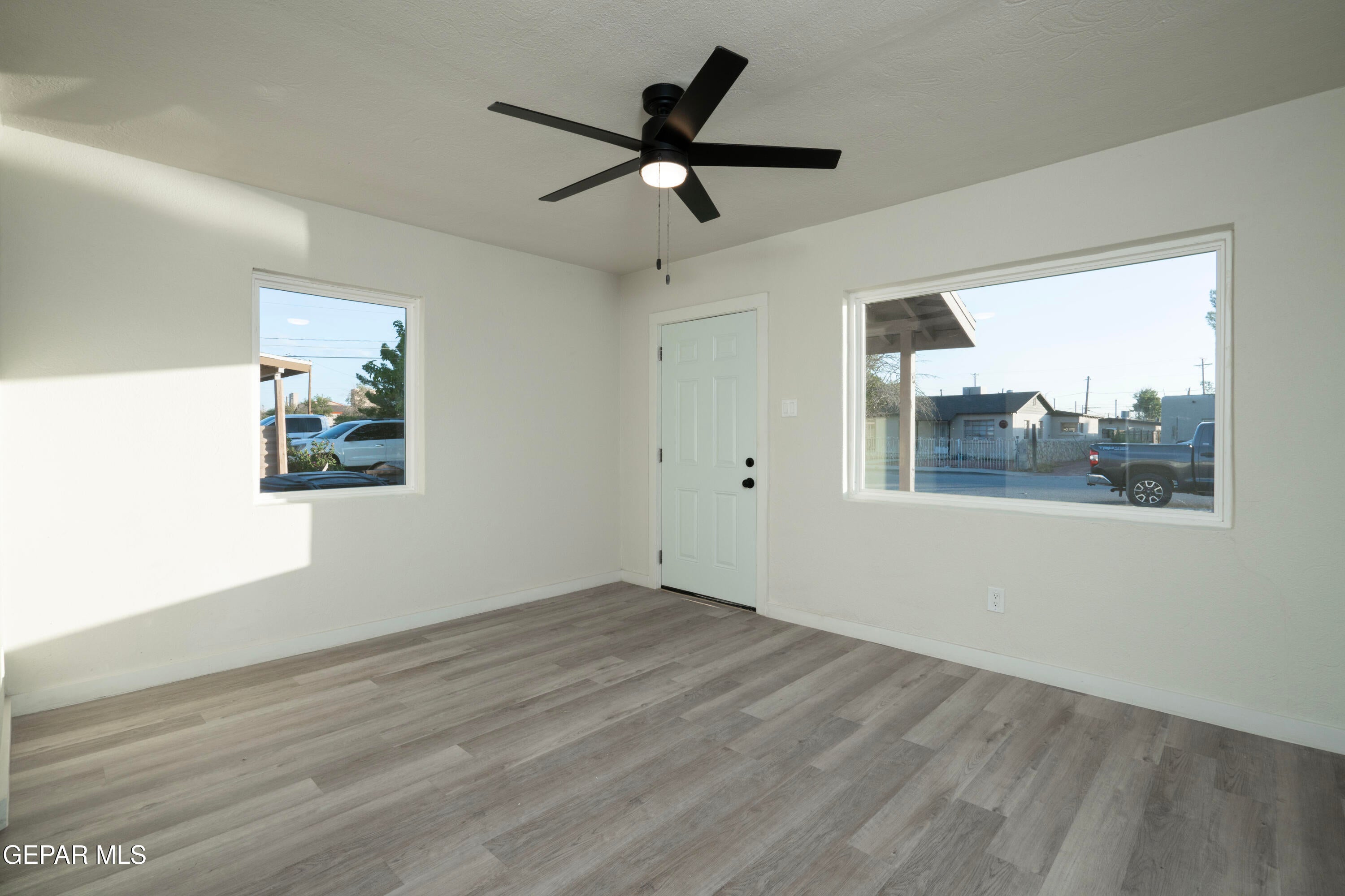 8543 DORBANDT Circle - Photo 4