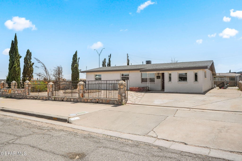 Photo of 5714 ELKTON Way, El Paso, TX 79924 (MLS # 950413)