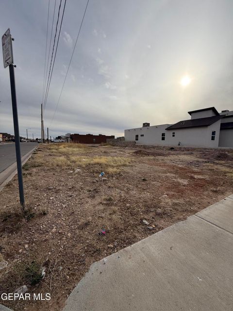 4816 TITANIC Avenue El Paso TX 79904