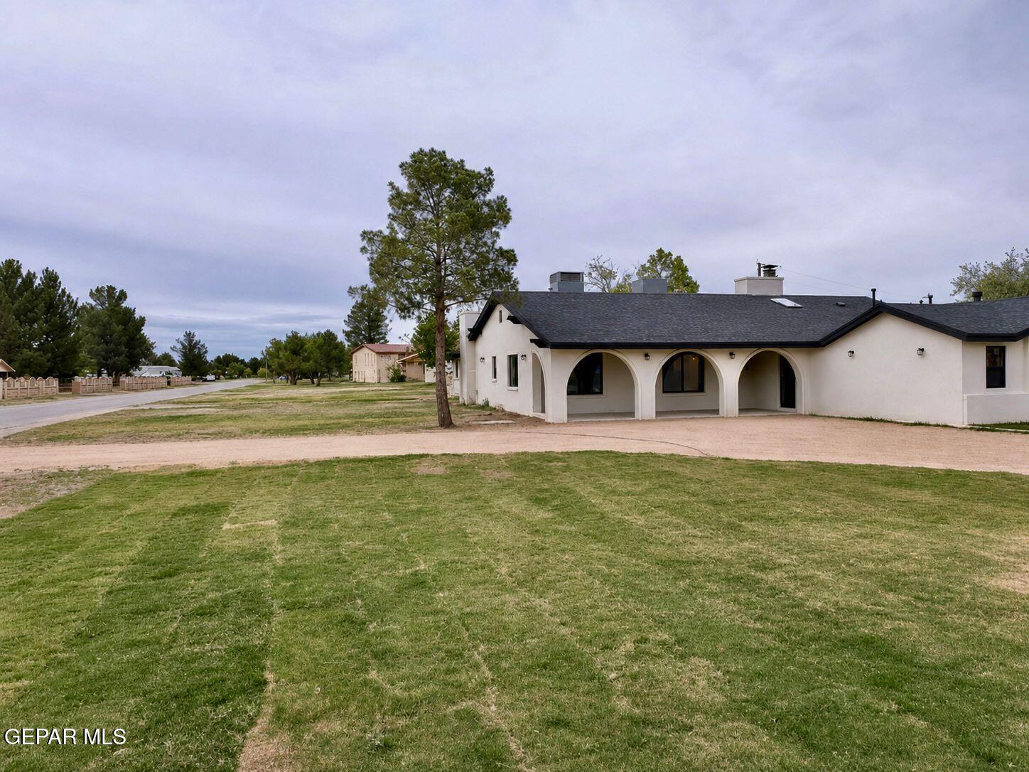 775 W BORDERLAND Road