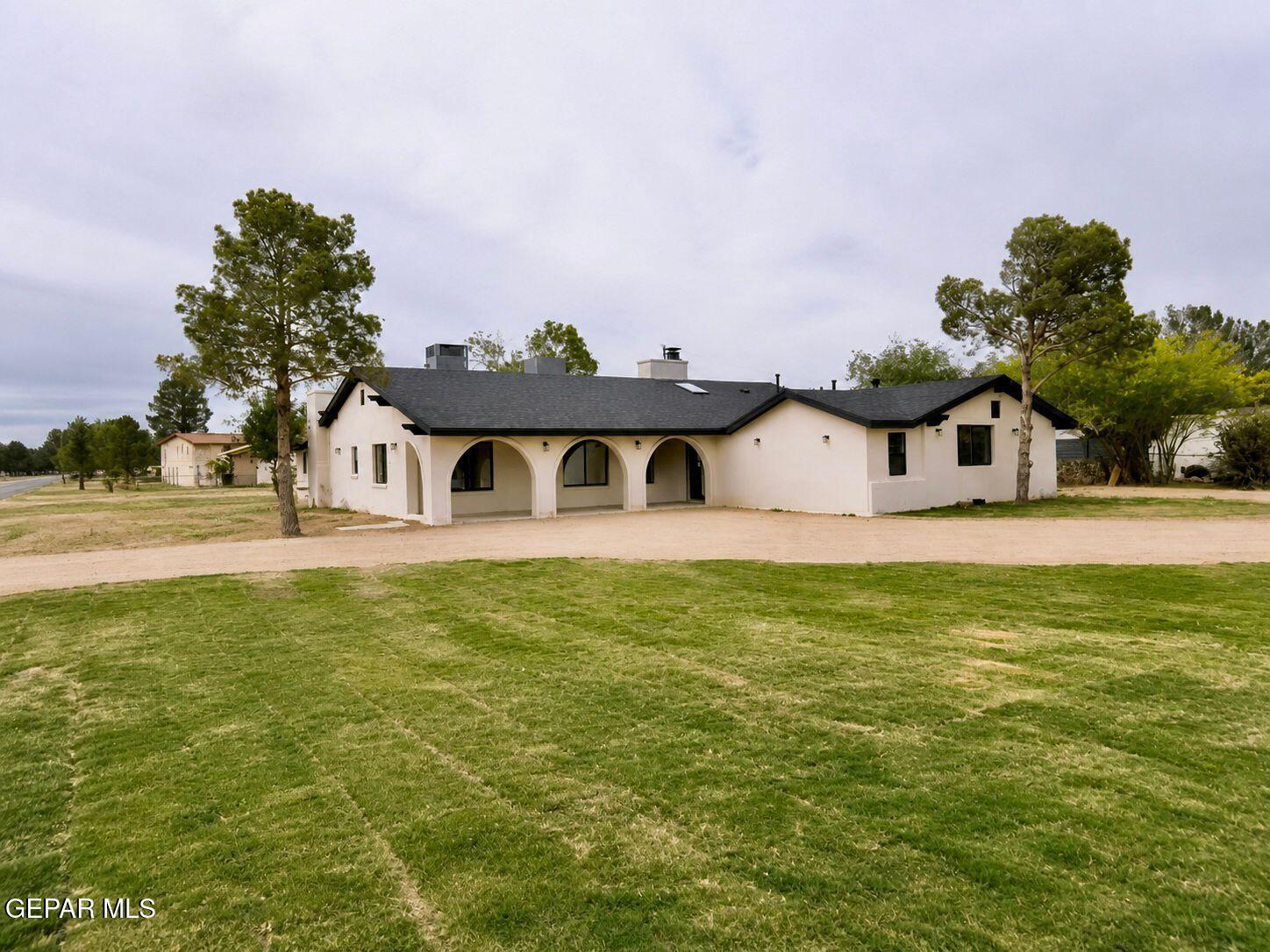 775 W BORDERLAND Road