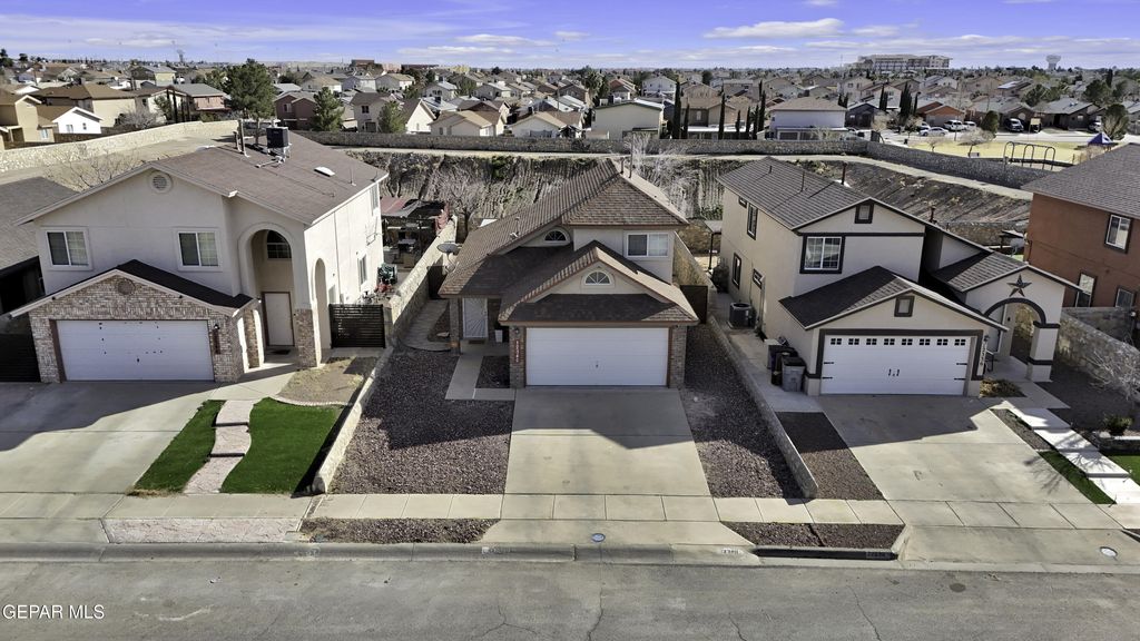 Photo of 12340 TIERRA LAGUNA Drive, El Paso, TX 79938 (MLS # 938170)