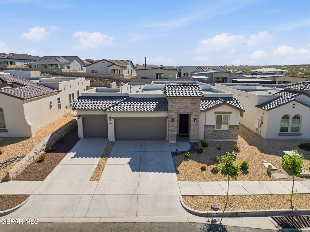 Photo of 812 Eastwell Drive, El Paso, TX 79928 (MLS # 942450)