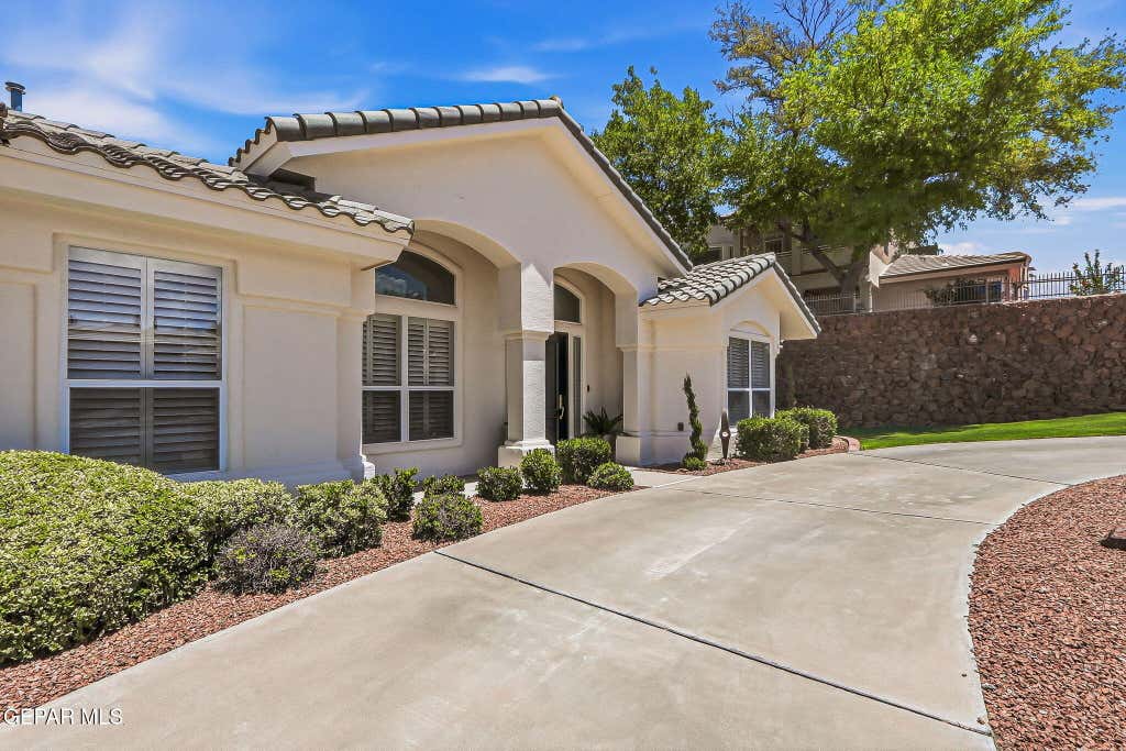 Photo of 6433 LA POSTA Drive, El Paso, TX 79912 (MLS # 948277)