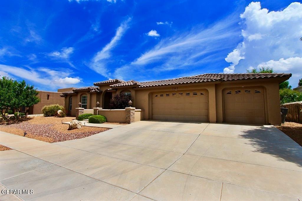 Photo of 797 MAXEY MARIE Drive, El Paso, TX 79932 (MLS # 948736)