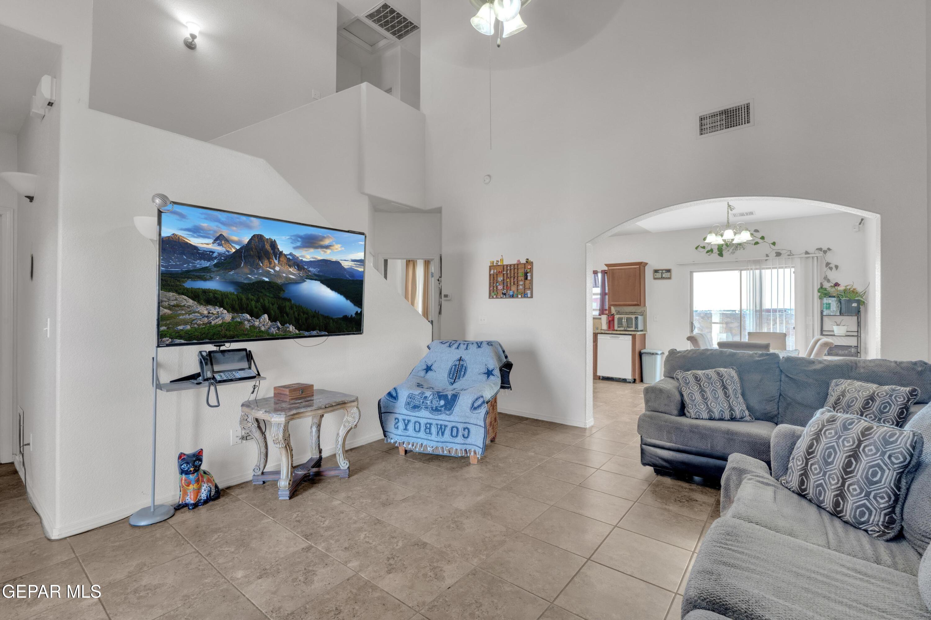 14456 Jacinto Ramos Avenue