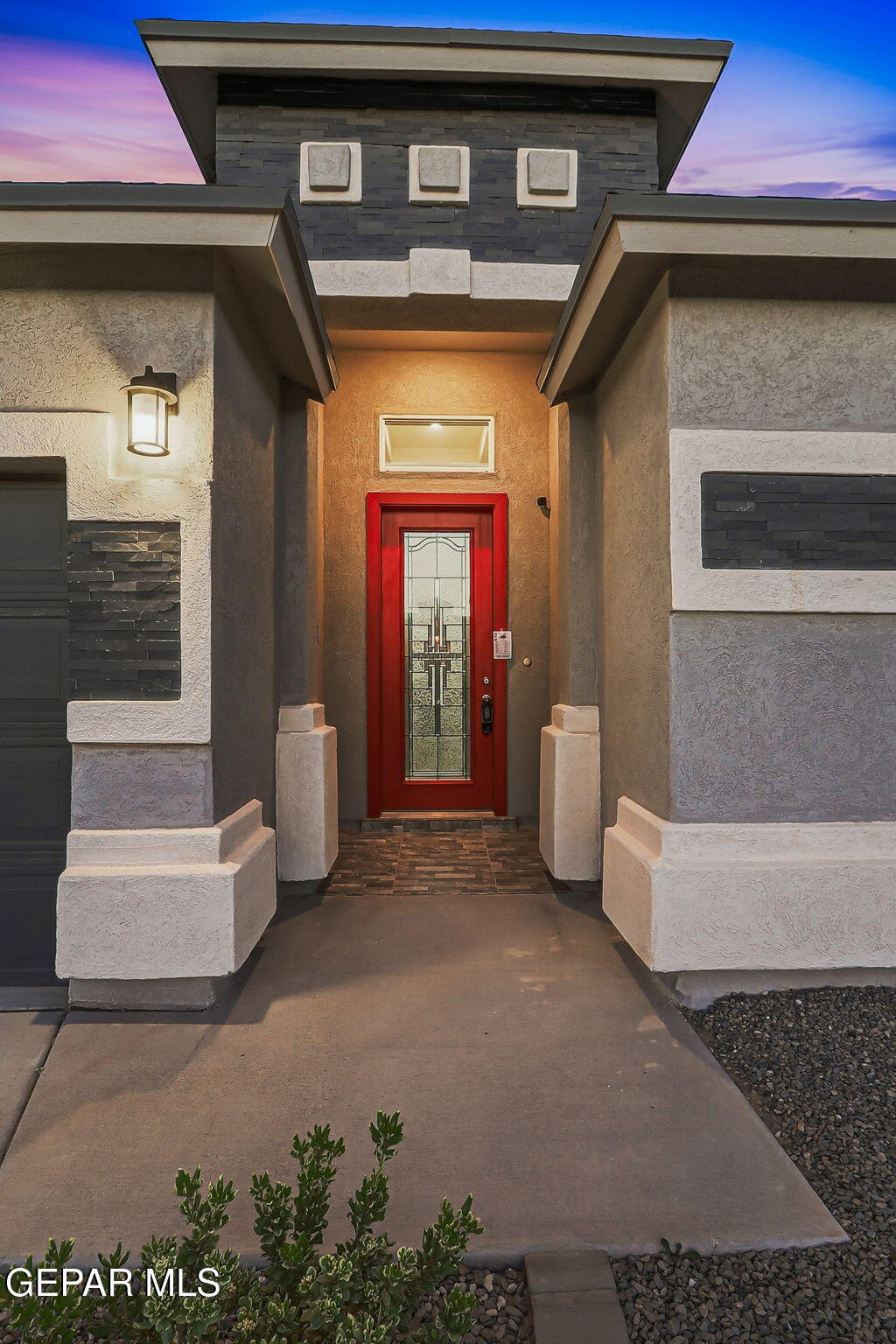 1800 RITZY LOU Place