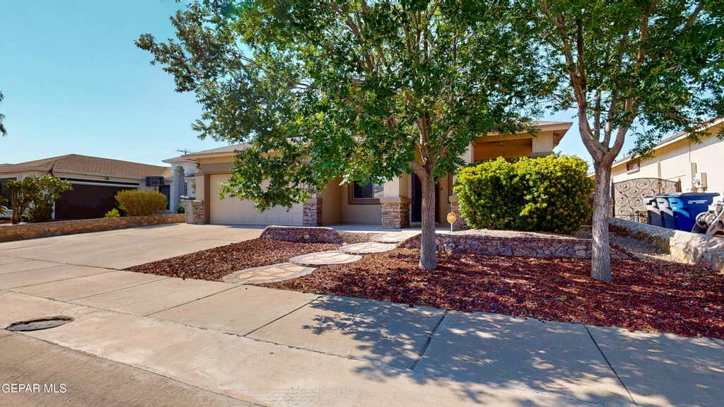 Photo of 14208 HONEY POINT Drive, El Paso, TX 79938 (MLS # 948633)